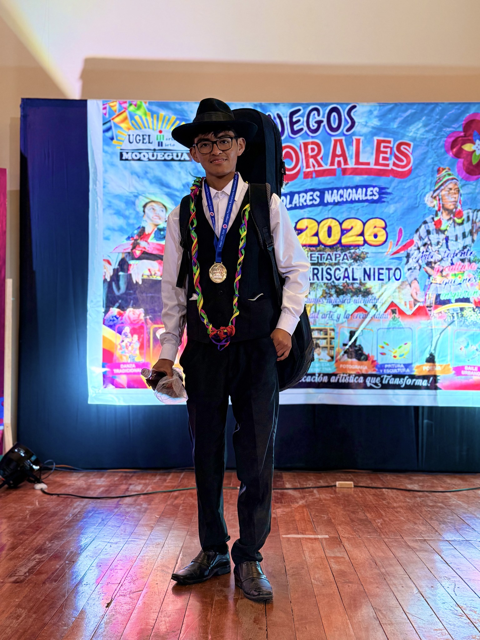 Alumno de Sonq Perú en los Juegos Florales 2026